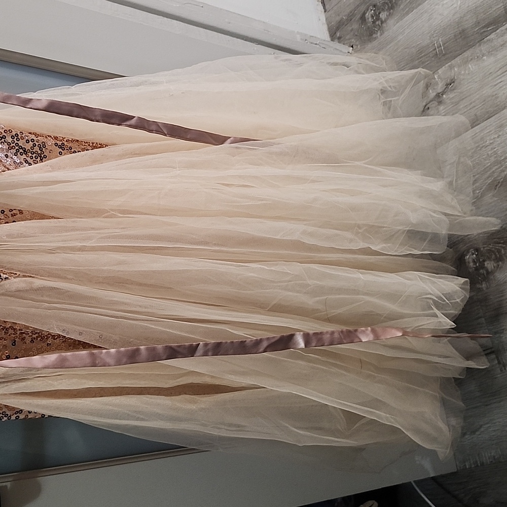 Dress - Picture 4 of 6